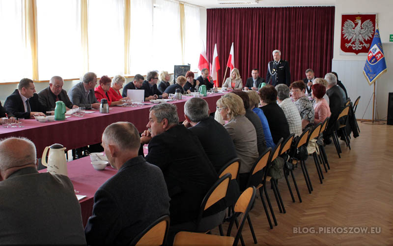 Sesja rady gminy w Piekoszowie 29 maja 2013